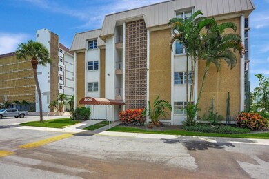 River Shores unit 205, Oakland Park, FL 33334 - photo 2