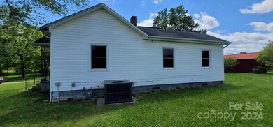 515 Christopher Rd, Shelby, NC 28152 - photo 2