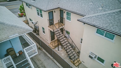 12351 Riverside Dr unit 1/2, Los Angeles, CA 91607 - photo 4