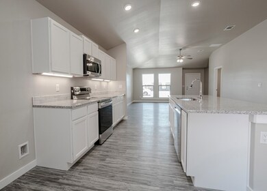 1305 Canal St, Odessa, TX 79765 - photo 7