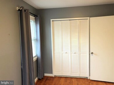 5705 Fenwick Dr, Alexandria, VA 22303 - photo 4