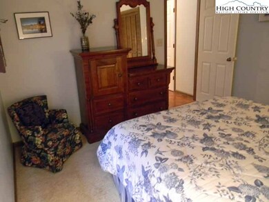 289 Evergreen Dr unit 5, Blowing Rock, NC 28605 - photo 2