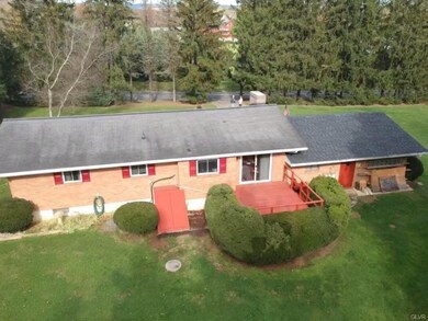 6670 Locust Rd, Bath, PA 18014 - photo 4