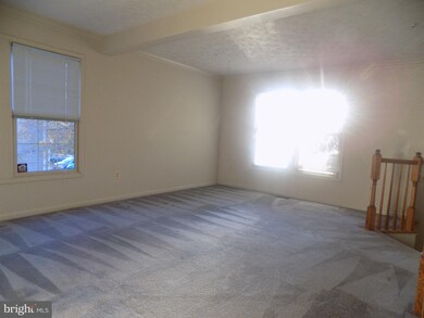 8610 Pine Meadows Dr, Odenton, MD 21113 - photo 2