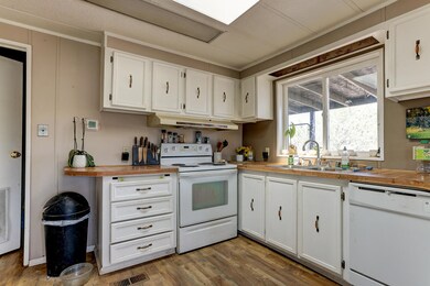 4041 NE Upas Ave, Redmond, OR 97756 - photo 6