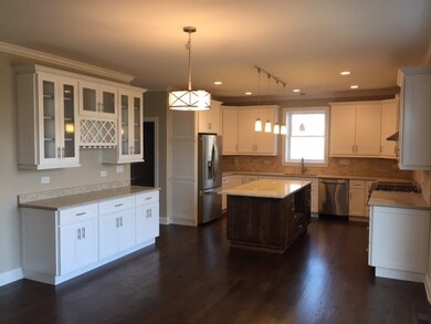 407 Elmcrest St, Elmhurst, IL 60126 - photo 4