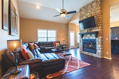 1202 N 10th Ave Ozark-27