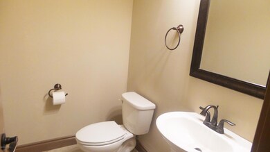 Half Bathroom - Photo Similar