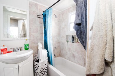 Front house bathroom 1