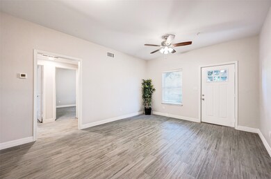 72 Burress St unit 1, Houston, TX 77022 - photo 7