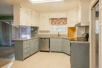 2413 N Mary-Ellen St, Pampa, TX 79065 - photo 7