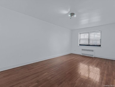 102-55 67th Rd unit 4W, Forest Hills, NY 11375 - photo 4