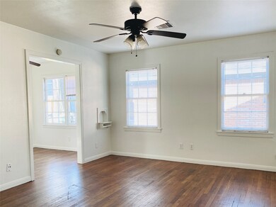 626 E 9th St, Houston, TX 77007 - photo 2