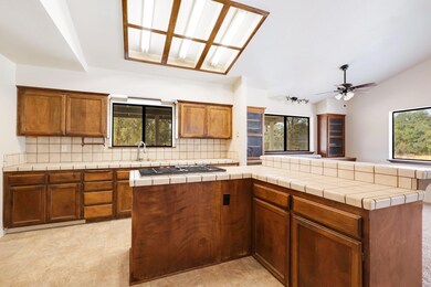 21115 Oak Knoll Rd, Redding, CA 96003 - photo 7