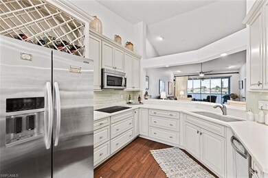 Upgraded kitchen, custom cabinets, induction cookt
