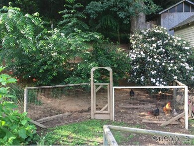 Spacious Chicken Coop