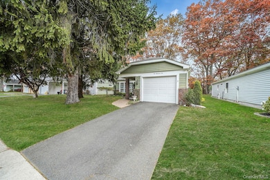 202 Belfast Ln, Ridge, NY 11961 - photo 6