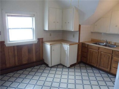 213 Woodbine St unit 2nd Floor, Cranston, RI 02910 - photo 3