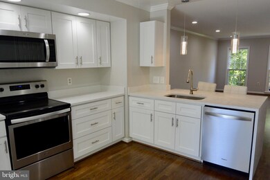 12848 Mill Brook Ct, Woodbridge, VA 22192 - photo 4