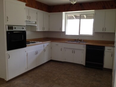 2641 Belladonna St, Redding, CA 96002 - photo 2