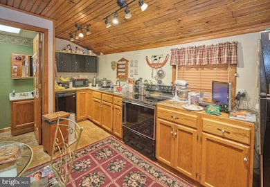 301 Main St, Langhorne, PA 19047 - photo 4