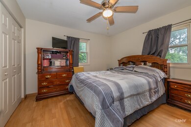 1693 Webster Ln, Des Plaines, IL 60018 - photo 5