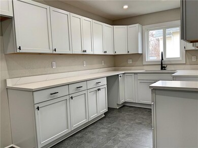 800 S 2nd Ave W, Newton, IA 50208 - photo 6