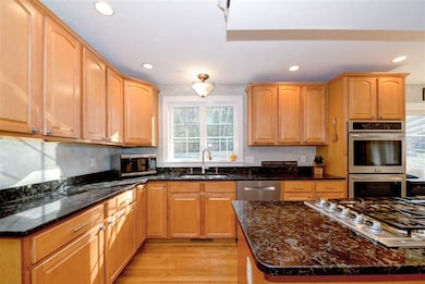 27 Silverbrook Rd, Salem, NH 03079 - photo 2