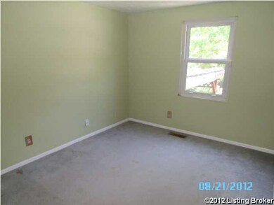 8812 Old Ironsides Dr, Louisville, KY 40228 - photo 4