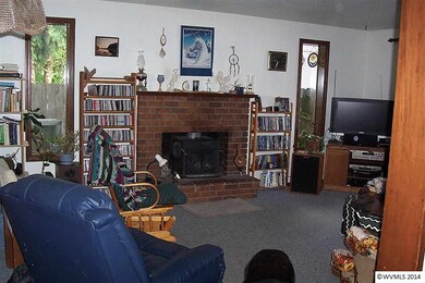 2028 SE Crystal Cir, Corvallis, OR 97333 - photo 2