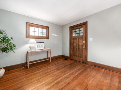 Entry/Living Room