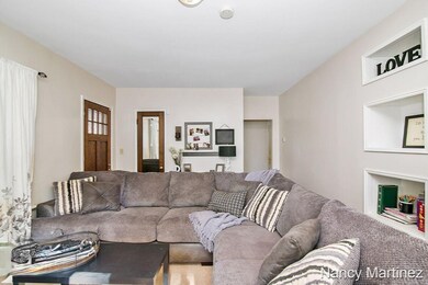2626 Byron Center 04