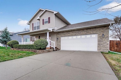 708 Patchett Dr NE, Mitchellville, IA 50169 - photo 2