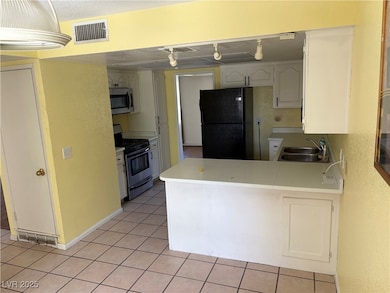 2963 Pinehurst Dr, Las Vegas, NV 89109 - photo 7