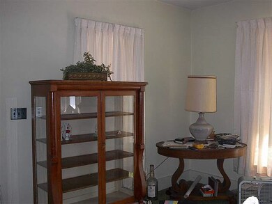 915 W Quincy St, Garrett, IN 46738 - photo 3