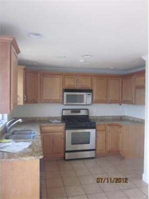 16 Rebecca Ln, Dracut, MA 01826 - photo 4