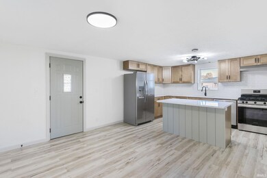 11920 Franklin St, Osceola, IN 46561 - photo 4