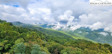 543 Gorge View Dr, Blowing Rock, NC 28605 - photo 3