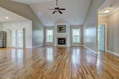 204 W Sanderling Cir Hampstead-large-005