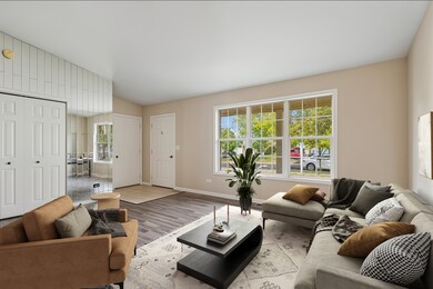 1306 Robin Dr, Carol Stream, IL 60188 - photo 5