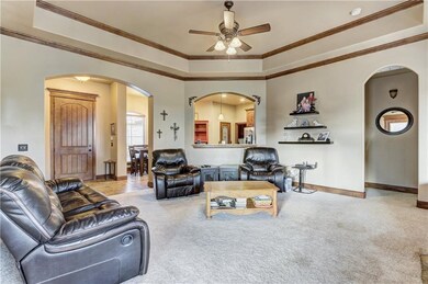 1945 Timber Dale Dr, Shawnee, OK 74804 - photo 4