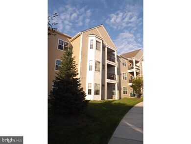 712 Creekside Dr unit 74, Brookhaven, PA 19015 - photo 2