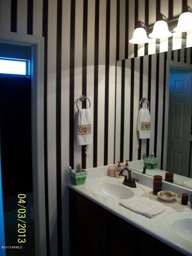 upstairs bathroom2