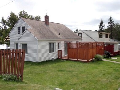 2301 Hillcrest Dr, Duluth, MN 55811 - photo 2