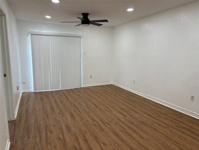 1516 Bay Area Blvd unit R4, Houston, TX 77058 - photo 6