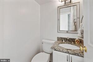 20321 Pleasant Ridge Dr, Montgomery Village, MD 20886 - photo 6