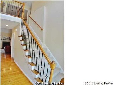 11037 Radleigh Ln, Louisville, KY 40291 - photo 4