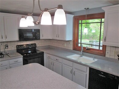 40 Redcoat Dr, Hampstead, NH 03841 - photo 6