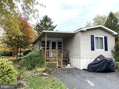 210 Holly Dr, Mount Wolf, PA 17347 - photo 3