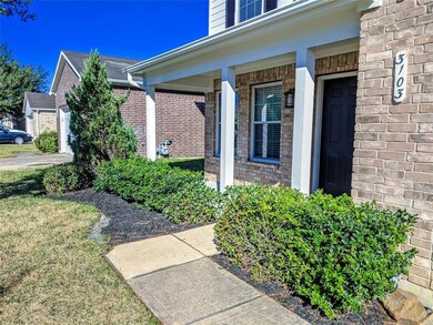 3103 Centennial Village Dr, Pearland, TX 77584 - photo 3